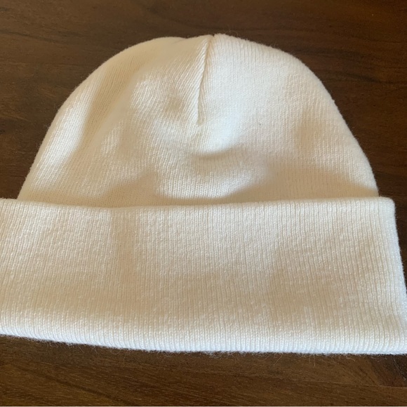 Billie Eilish white beanie - Picture 3 of 3